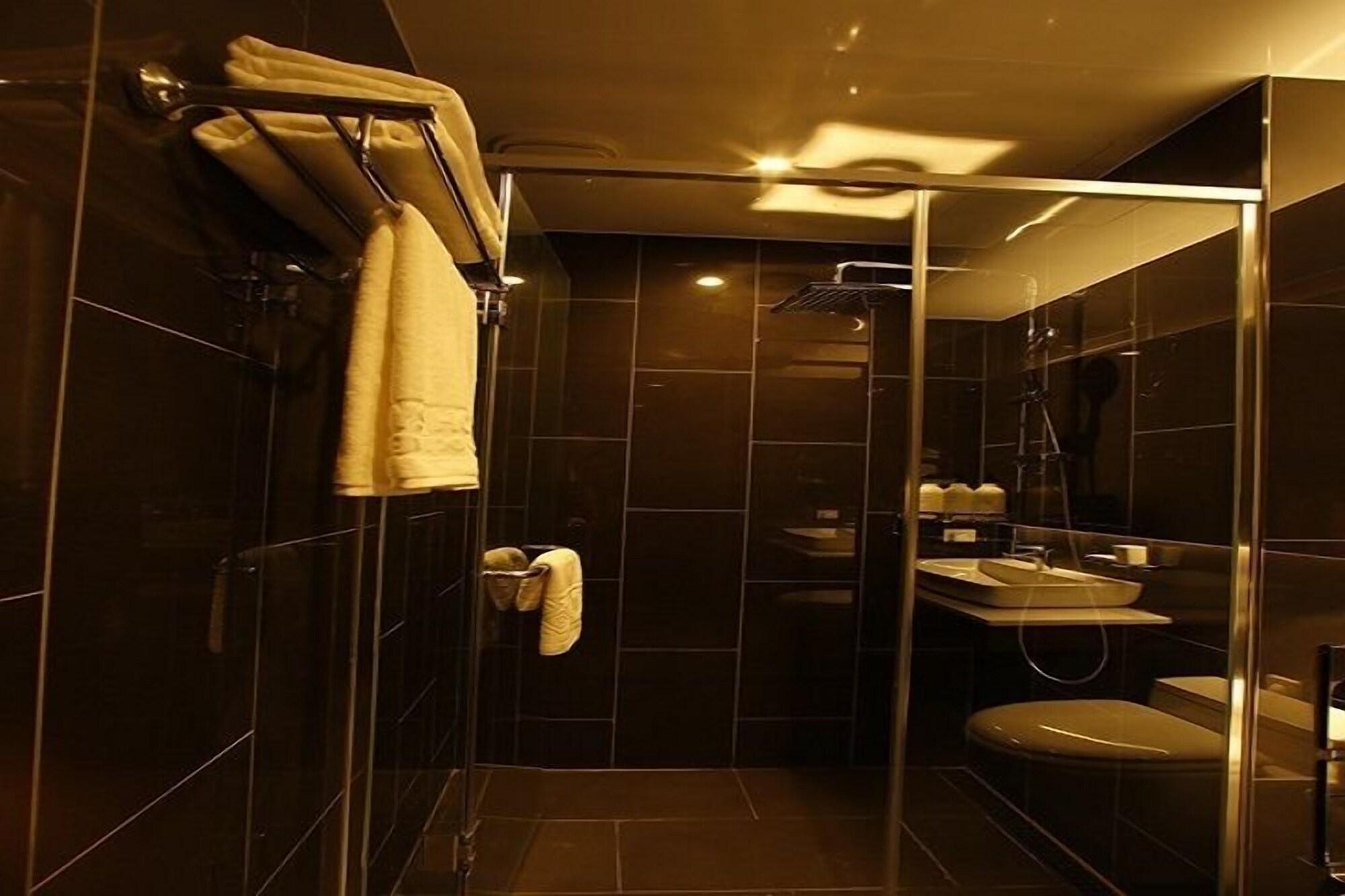 Golden Daisy Hotel Szogüpho Kültér fotó